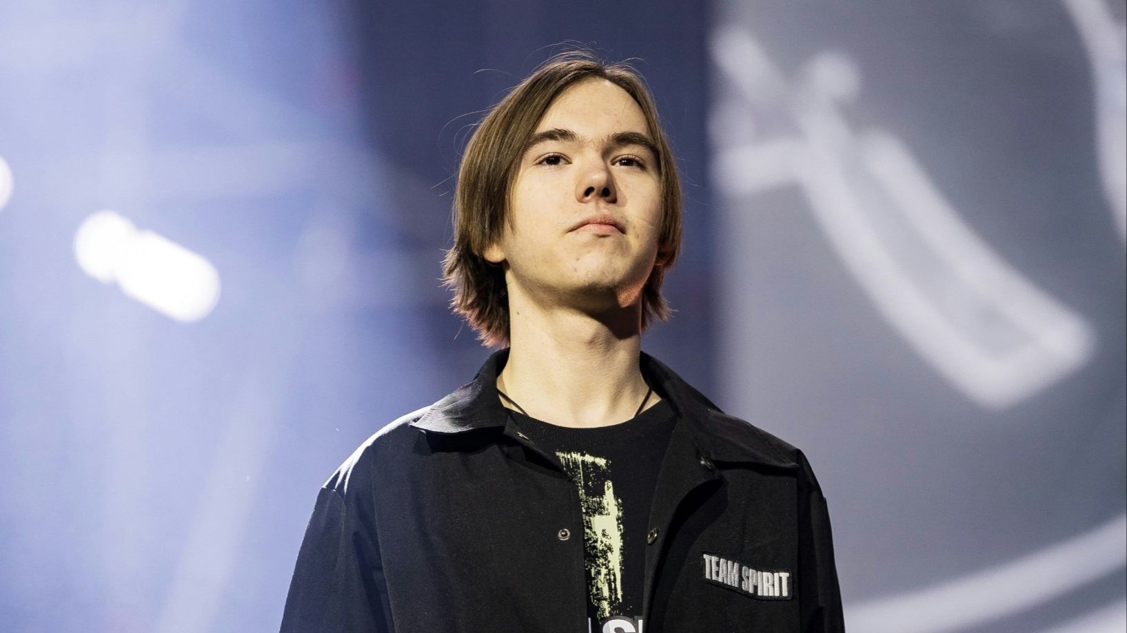 前 Royal Never Give Up 和 EDward Gaming 中路选手 Cryin 宣布他将暂时离开比赛：他计划在新赛季休息