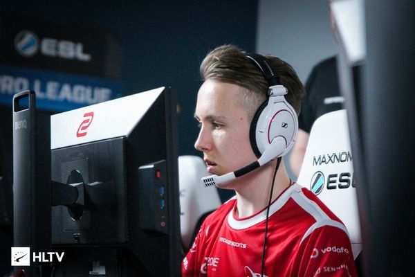 韩网票选S14战队排名：BLG第一，WBG未入前八